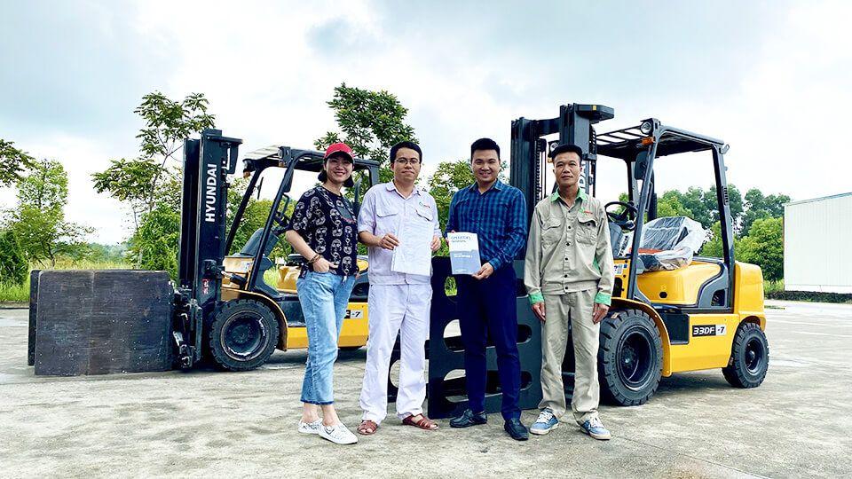 Bàn giao nâng kẹp vuông model 33DF-7 cho Công ty giấy An Hoà